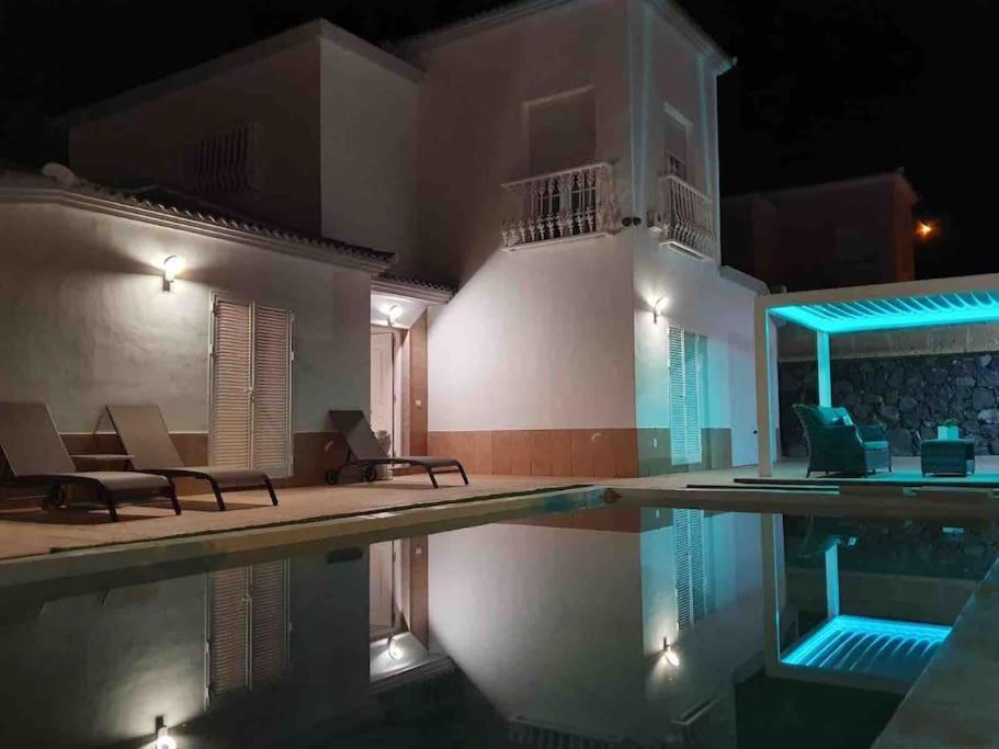 Villa Vanesa Luxury Private Villa With A Heated Pool, 4 Bedrooms And 4 Bathrooms Costa Adeje Dış mekan fotoğraf