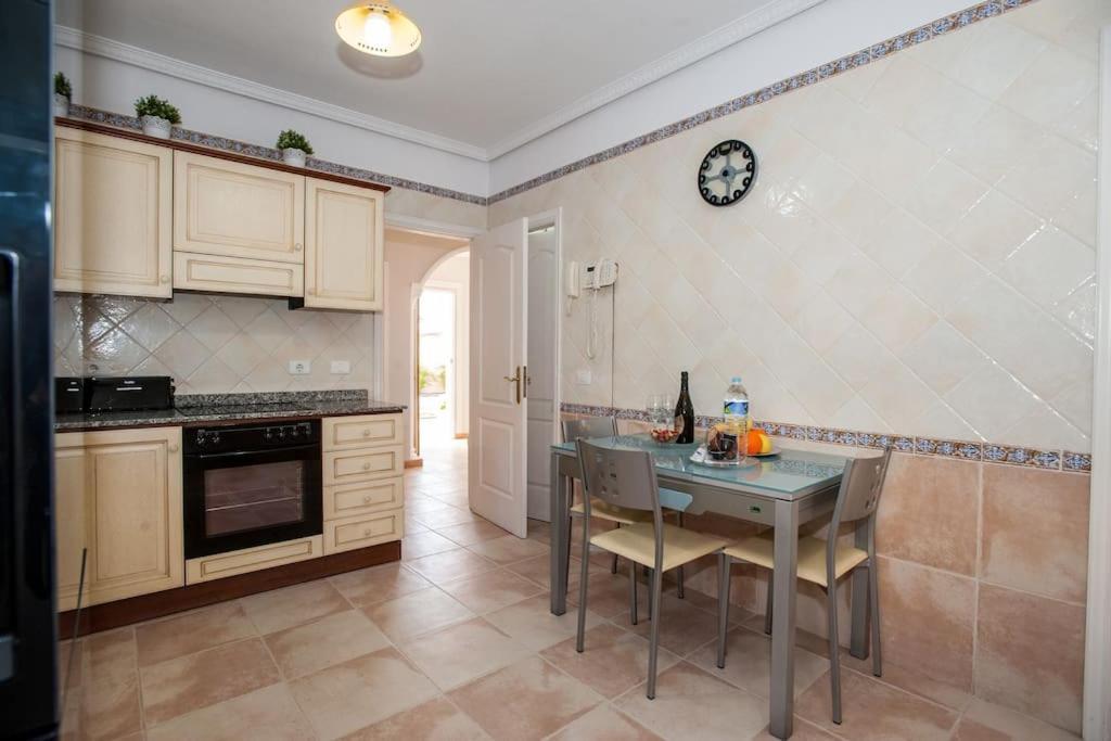 Villa Vanesa Luxury Private Villa With A Heated Pool, 4 Bedrooms And 4 Bathrooms Costa Adeje Dış mekan fotoğraf