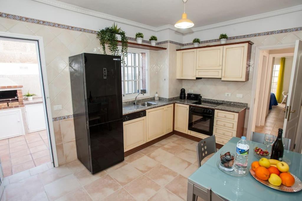 Villa Vanesa Luxury Private Villa With A Heated Pool, 4 Bedrooms And 4 Bathrooms Costa Adeje Dış mekan fotoğraf
