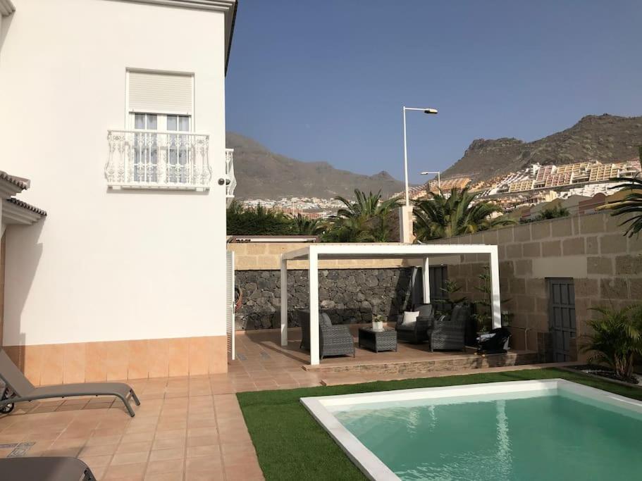 Villa Vanesa Luxury Private Villa With A Heated Pool, 4 Bedrooms And 4 Bathrooms Costa Adeje Dış mekan fotoğraf